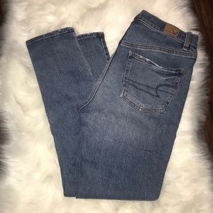 NWOT American Eagle mom jeans